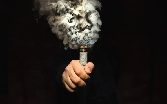 La OMS recomienda regular el cigarrillo electrónico