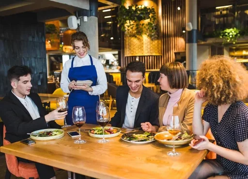Cómo atender correctamente a tus clientes en tu restaurante