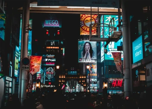 ¿Cómo crear vídeos para una pantalla de escaparate?