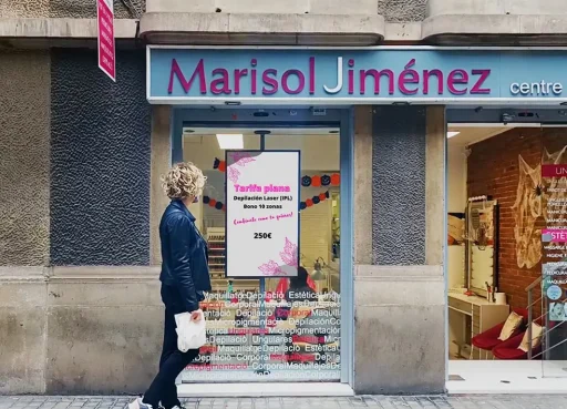 Por qué comprar una pantalla de publicidad en LK Bitronic