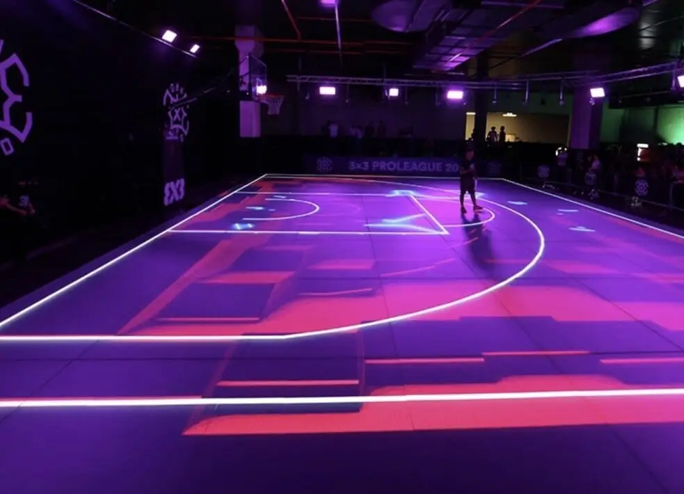Revolución en el Deporte: Las Canchas de Baloncesto Se Transforman en Espectaculares Pantallas LED