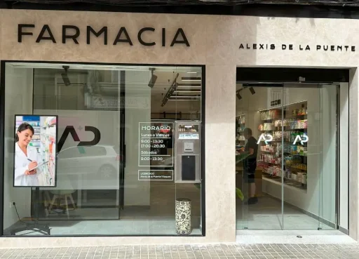 Aumenta las Ventas con la Creatividad en el Escaparate de tu Farmacia