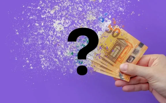 ¿Va a desaparecer el dinero en efectivo en España?