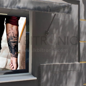 pantalla escaparate centro tatuajes jerez de la frontera