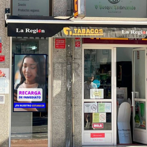 pantalla escaparate estanco ourense