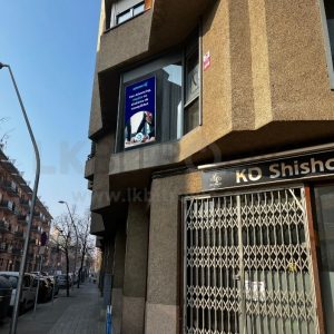 pantalla escaparate inmobiliaria vic