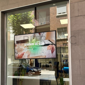 pantalla escaparate seguros albacete