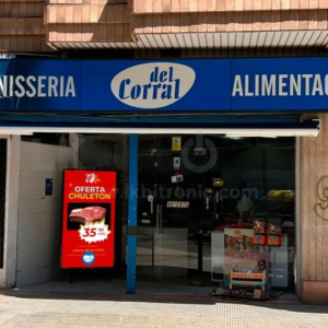 pantalla escaparate clinica estetica barcelona