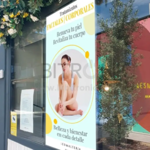 pantalla escaparate para centro uñas y estetica madrid