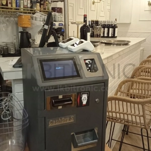 cajon inteligente cashdro s en un bar de hospitalet de llobregat